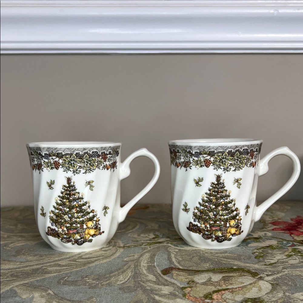Queen’s Myott Factory Christmas Cups (2)